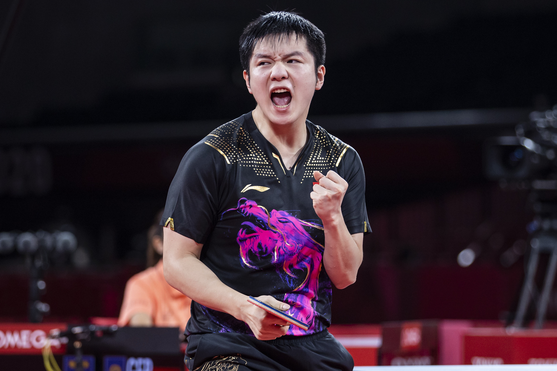 惊天逆转！乒乓球战队挺进四强