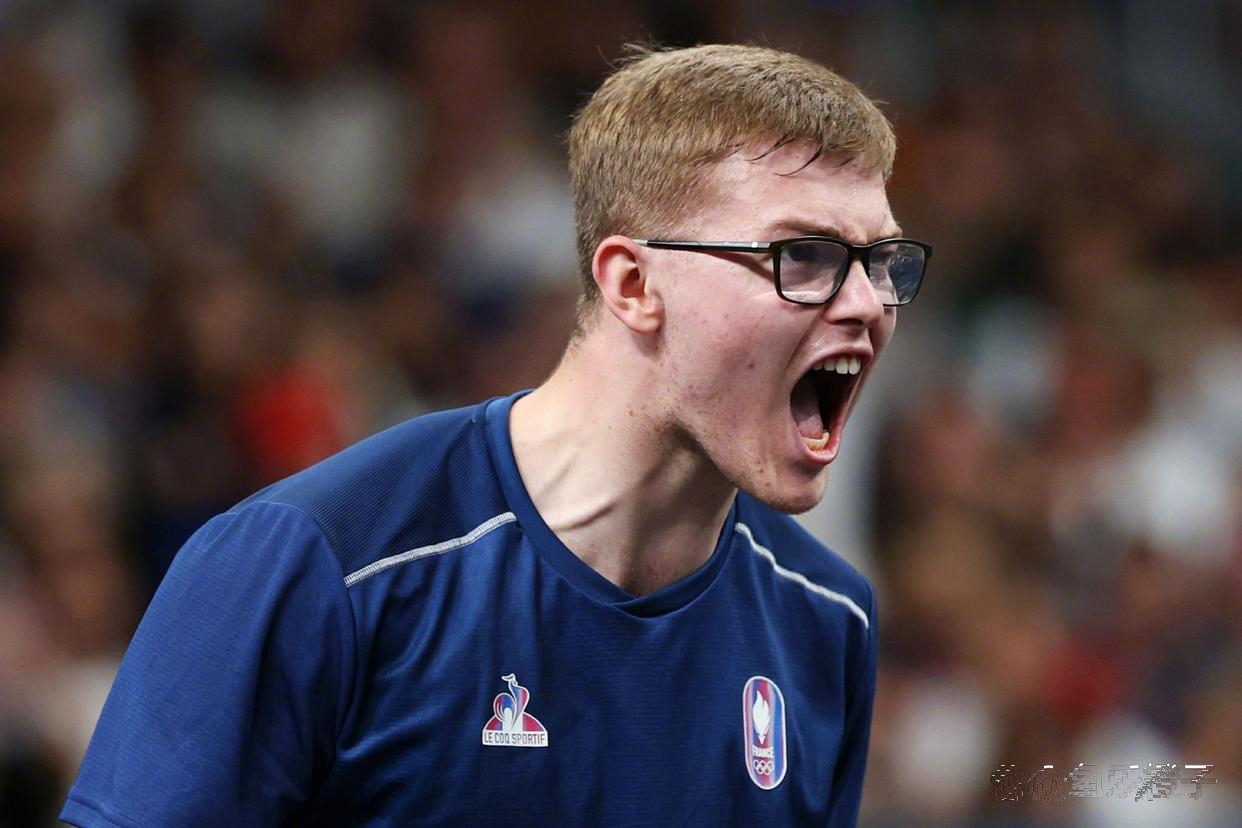 法国队险胜日本队，张本智和刷新纪录的简单介绍