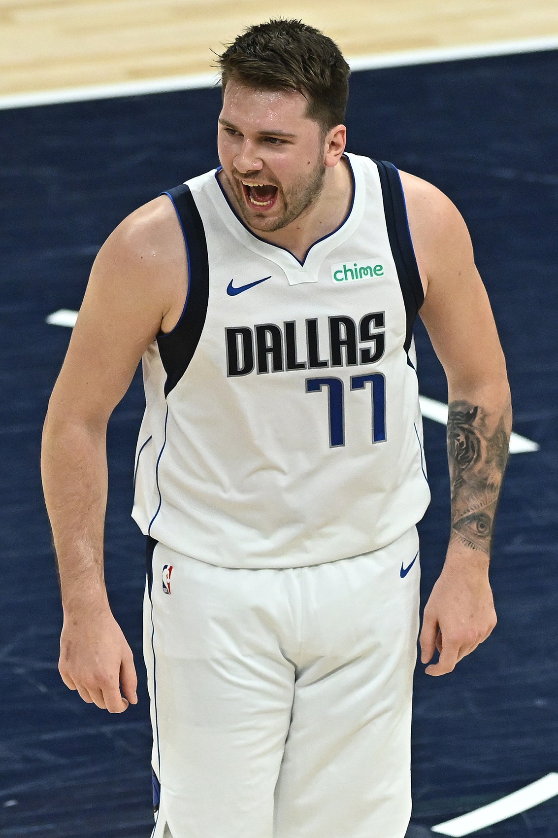 开云体育app-魔术绝杀青岛队，东契奇高光表现