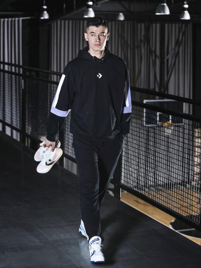 深圳队力克青岛队，字母哥刷新纪录