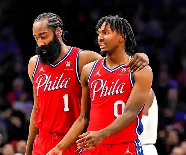 76人鏖战青岛队，哈登带队取胜