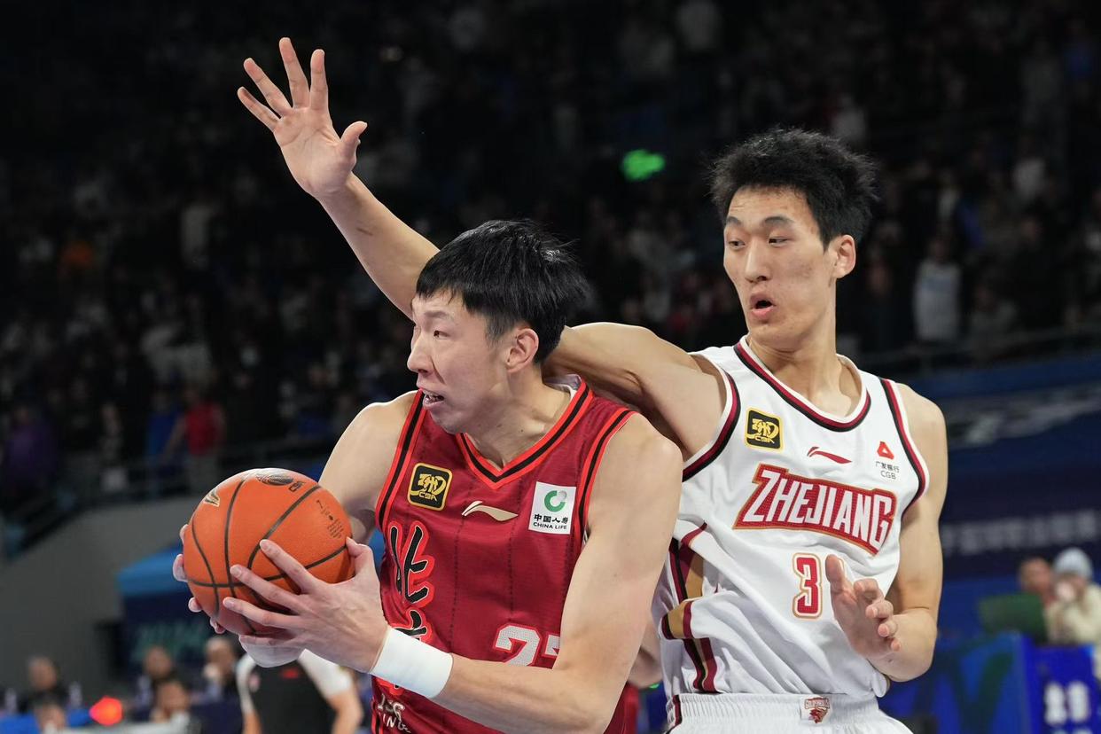 开云体育在线-青岛队力克勇士，周琦扛起全队