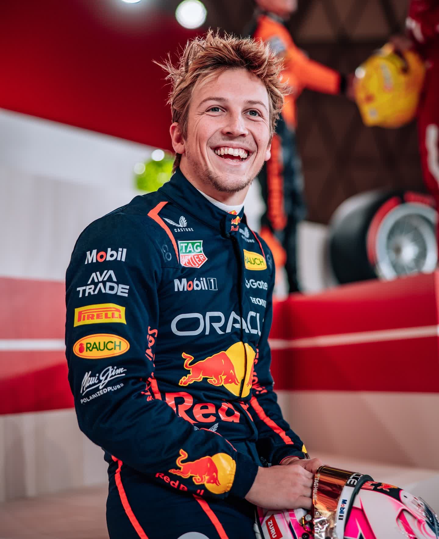 开云体育官网-梅赛德斯逆转红牛二队，维斯塔潘惊艳四座