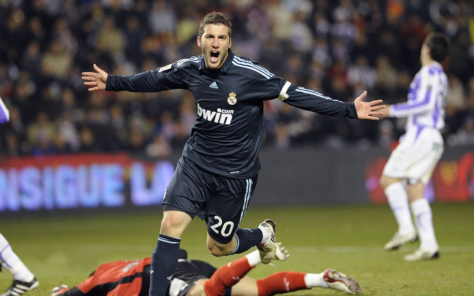 开云下载-掌控者的游戏，当加维在开罗球场编织比赛，埃及与牙买加都成了提线木偶